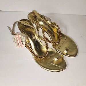 NWOB Juicy Couture Platino Gold Metallic Chain Leather Toe Sandals 6 M